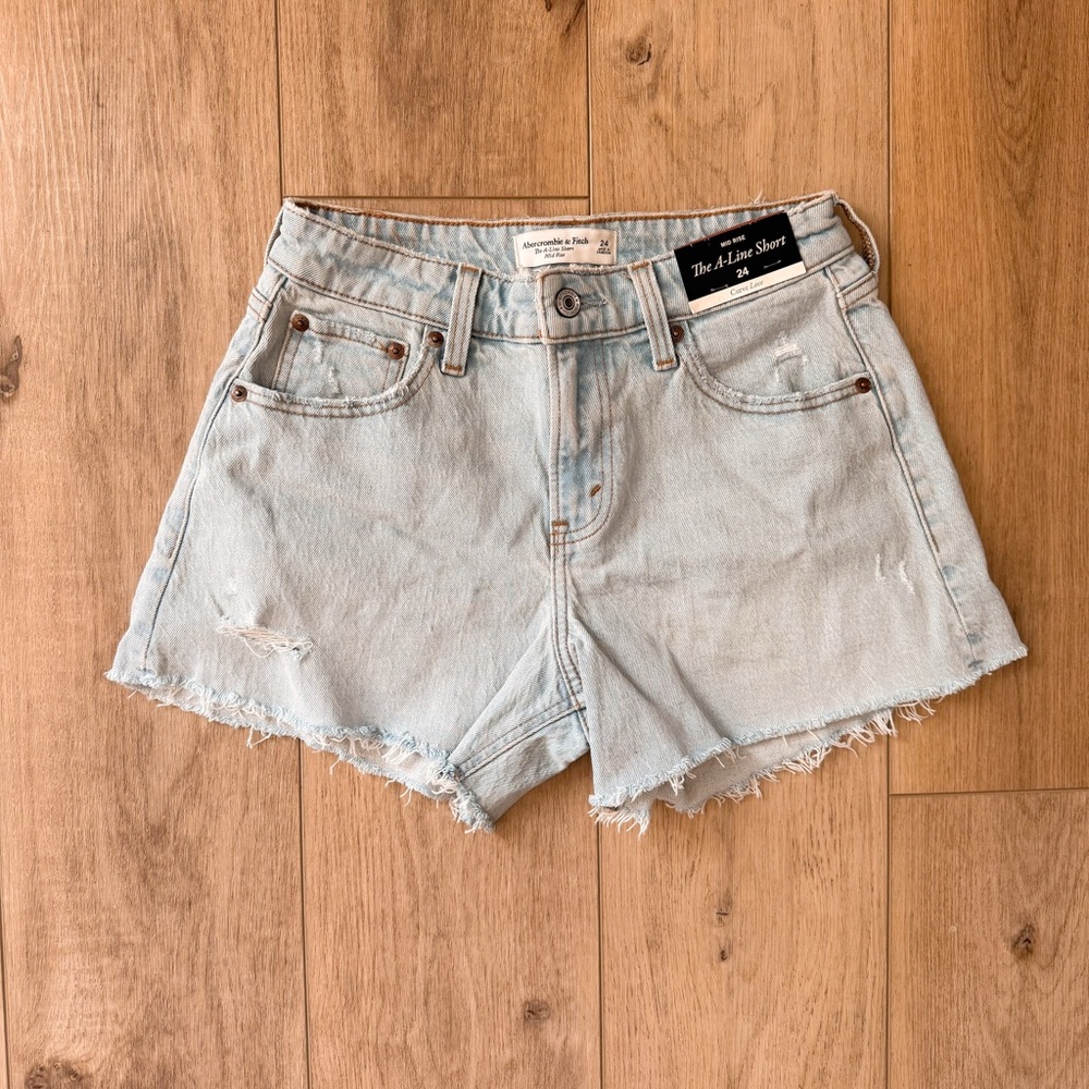 Abercrombie & Fitch Curve Love Mid Rise A-Line cut off shorts Size 24 NWT